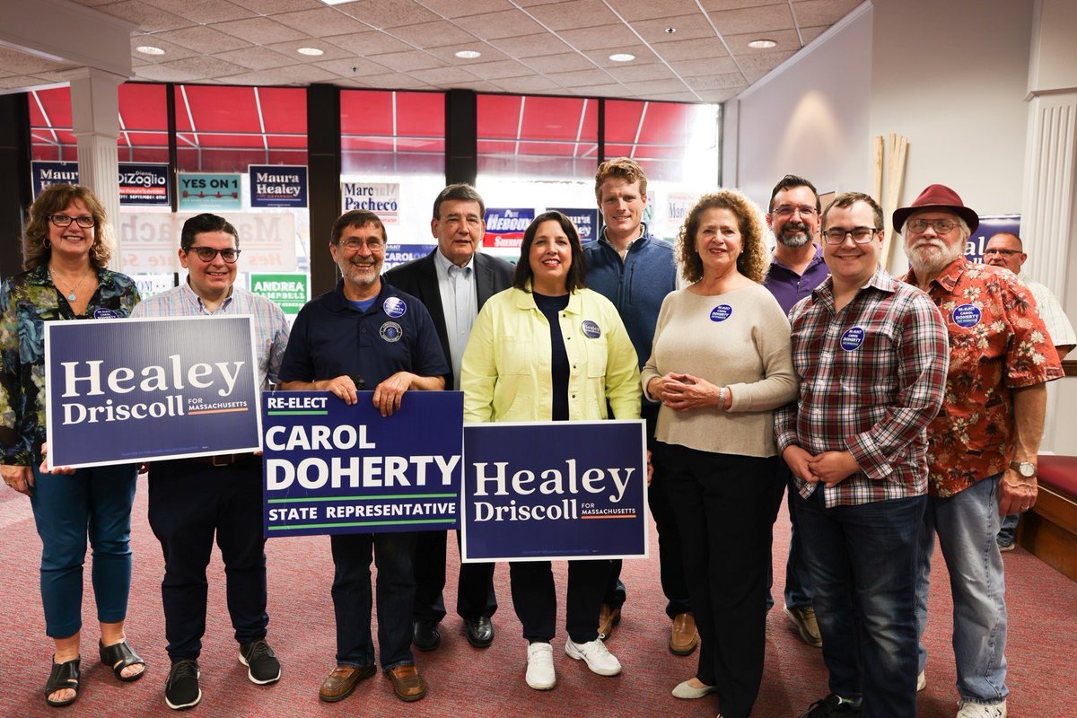 KimDriscollMA's tweet image. This is great canvassing weather, even though it’s dark at 4PM! @joekennedy rallied the troops for me &amp;amp; @maura_healey and for our friend @reelectdoherty in Taunton. Great way to close out a strong weekend - two days left until Election Day!