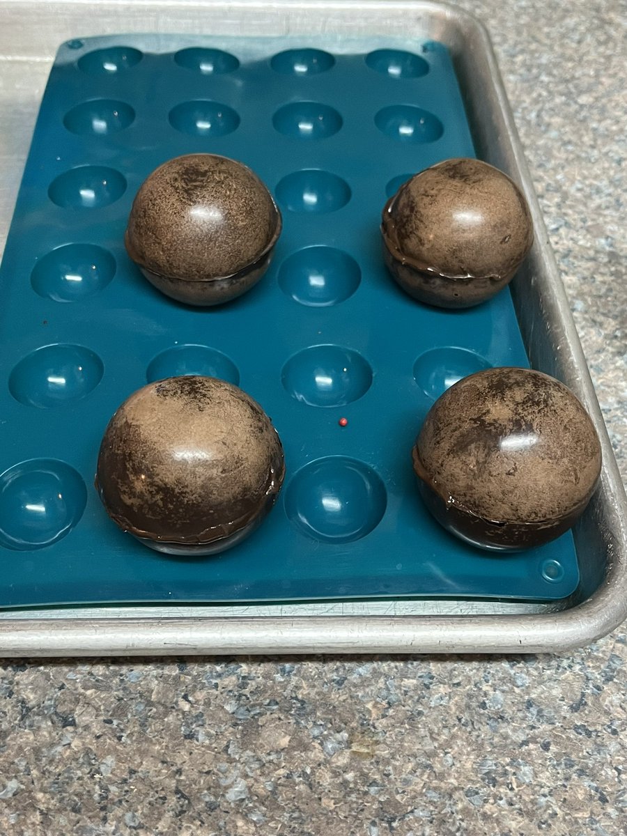 tammdawg's tweet photo. They’re not pretty enough to give as gifts, but best be sure I’m having one for breakfast!
I need to temper the chocolate, even though it’s candy chocolate and didn’t say to temper… 🤷🏻♀️
#CocoaBomb https://t.co/3lmOnsWQVH