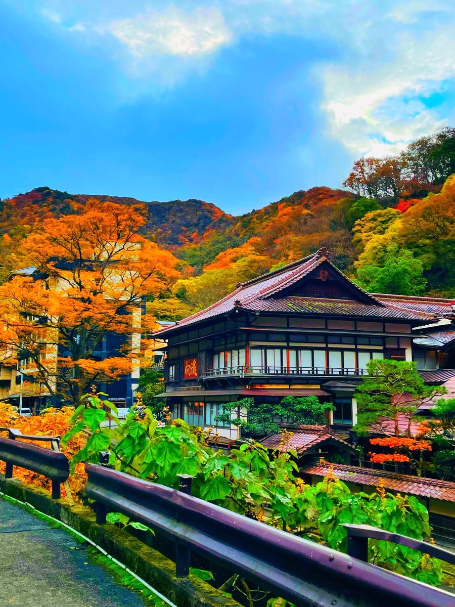 おはようございます うつくしい景色🍁⛰ 不動産のことならアイホーム 今日も1日宜しくお願いします🎶