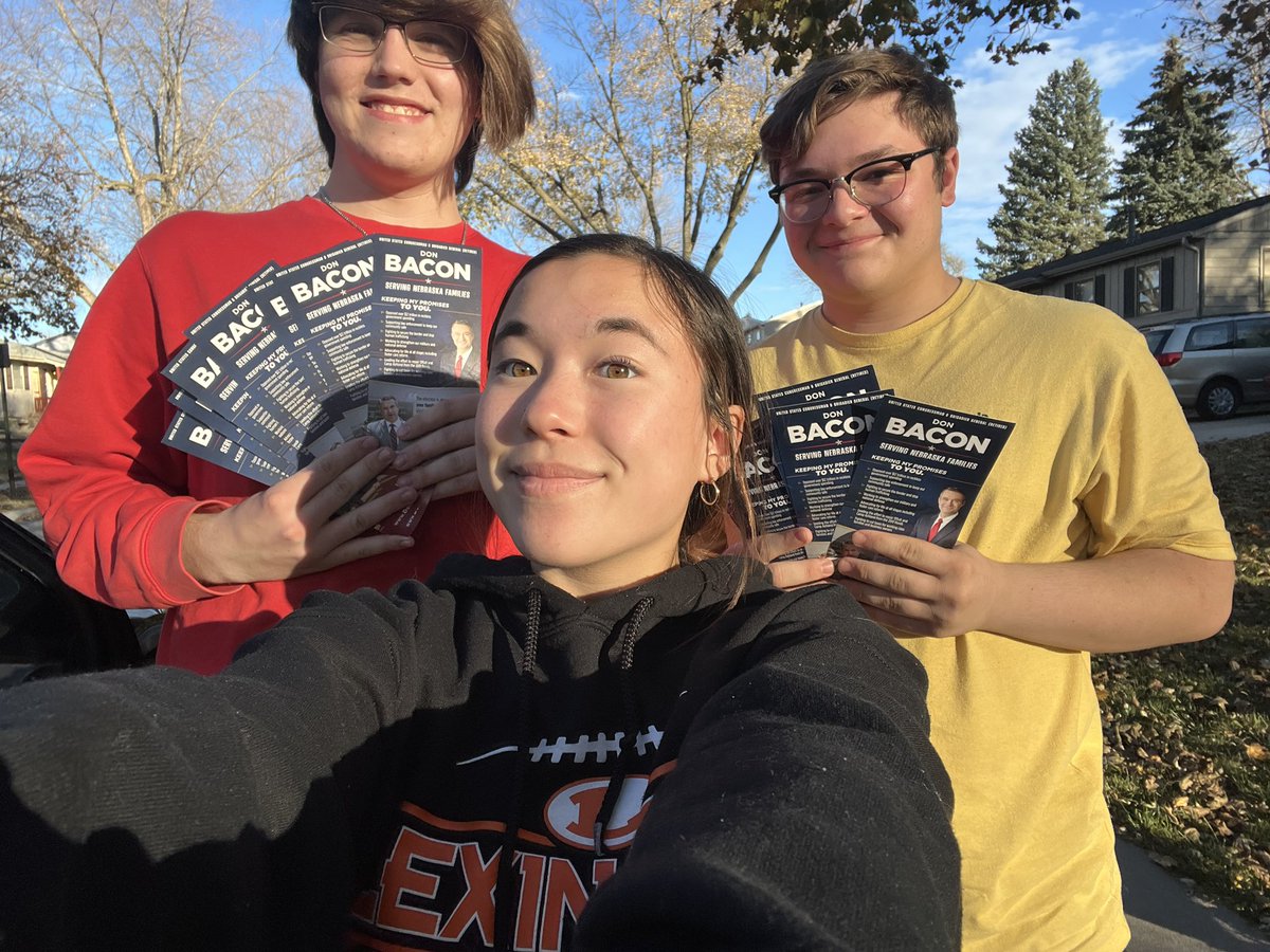 DonJBacon's tweet photo. Another day. Another 2500+ doors knocked in #NE02! We’ve now knocked over 25 THOUSAND doors in the last 9 days! The energy and momentum are on our side with only two days left before we elect a new @GOP majority to both chambers. 🔴🌊 https://t.co/Y0Wt09bnSh
