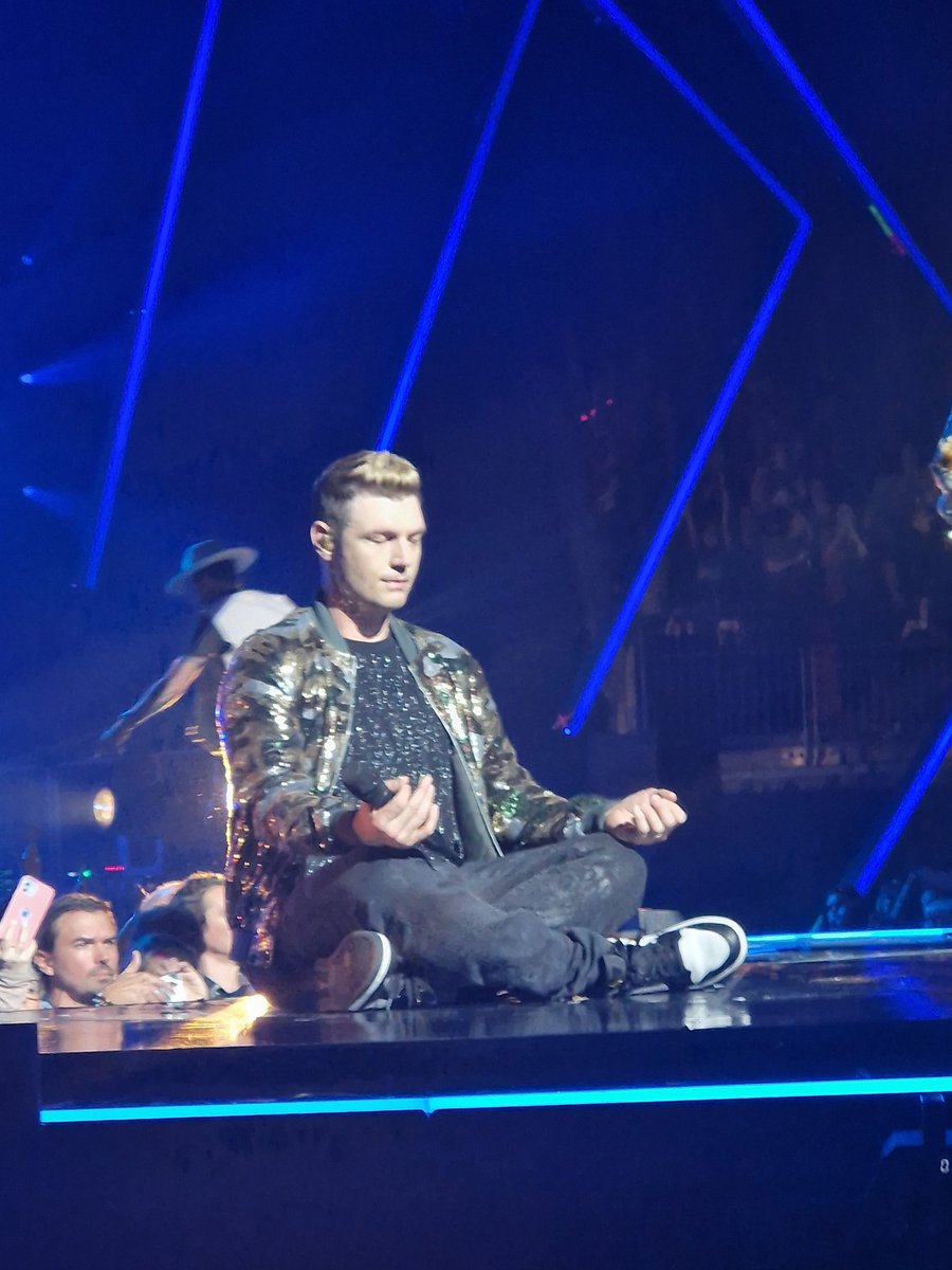 ATDazzles's tweet photo. It was so admirable seeing @nickcarter join the @backstreetboys at the show tonight. I don't think anyone expected him to be there.
It was clearly emotional but the way his other band members and the 18,000 strong audience were there for him made the whole thing quite beautiful. https://t.co/O9jTrXZJkX