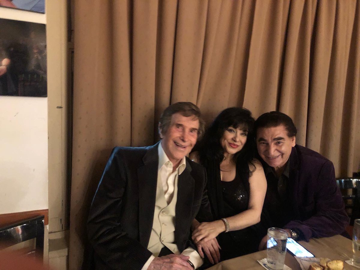 cumparsitatango's tweet photo. Gracias @CachoRubio_ y Silvio Soldan por visitarnos !!!!!! 🎶🎶🎶🎶🎶🥂🥂🥂🥂🥂 https://t.co/st9m5iiiLP
