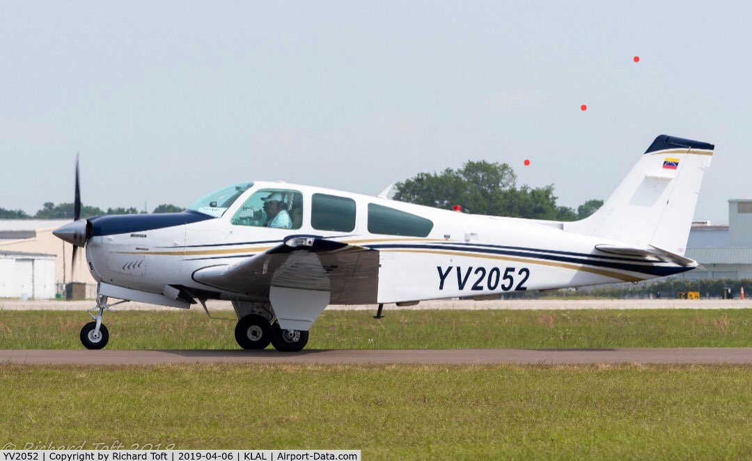 SAAGBA1's tweet photo. #6nov Cumpliendo instrucciones de nuestra gobernadora @Soykarinacarpio hoy se prestó apoyo de misión SAR al @InacVzla y @SAR_Venezuela en las labores de búsqueda de la aeronave #yv2052 siniestrada en el parque Waraira Repano. https://t.co/HbTFHkDAi5