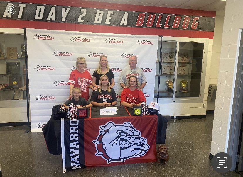 Officially a Bulldog🐾❤️ Thank you so much <a href="/NCDAWGSSoftball/">NC Softball</a> for a wonderful signing day! I’m so thankful I got to share this moment with my family. Go Dawgs🤩