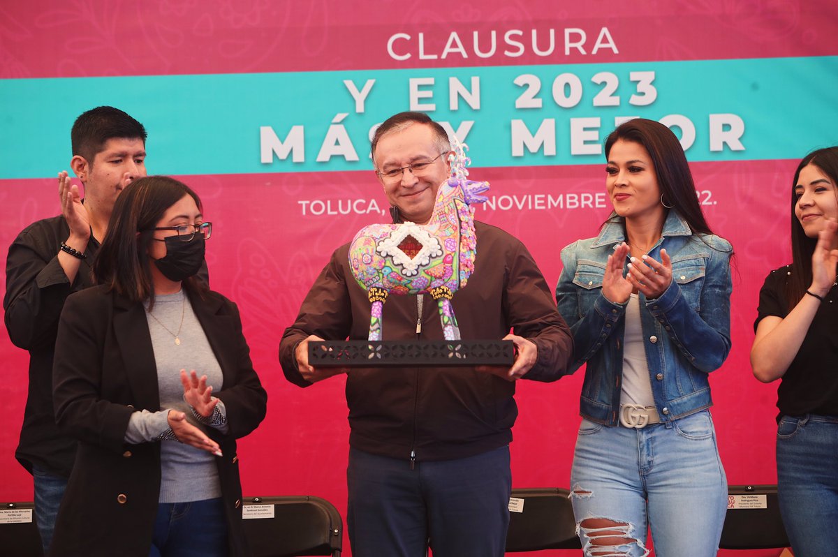 RaymundoMC's tweet photo. La Feria y Festival #Alfeñique2022 se consolidó como la fiesta más grande de nuestra #TolucaLlenaDeVida. Un espacio donde las y los toluqueños disfrutaron de nuestra cultura e identidad. Por ello, reconocimos a todos los participantes.

¡Nos vemos en el #Alfeñique2023! 💀🎉 https://t.co/rprghVx7Bm
