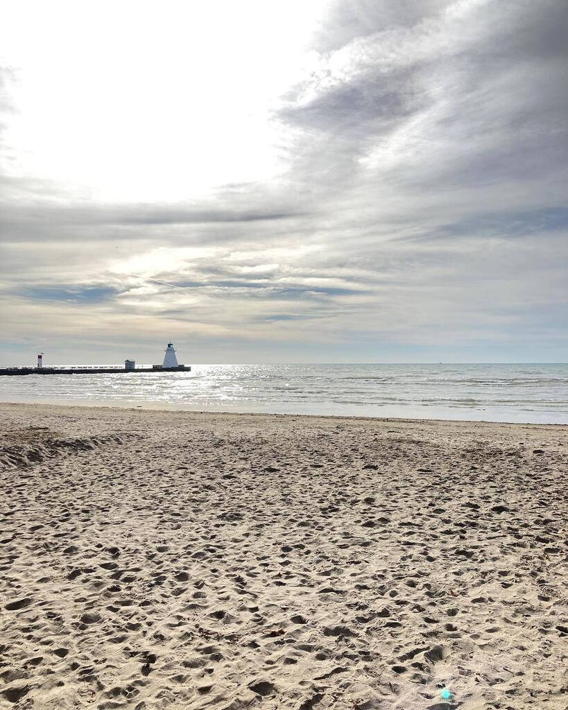 No complaints about November so far!  Used my daylight savings time to stare at the water for an extra hour. instagr.am/p/CkoyfT_giPK/