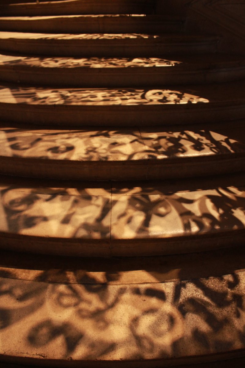 _love_monster's tweet photo. staircase silhouettes https://t.co/izHswq44Mv