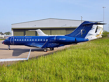 FWolfheze's tweet image. ✈️ #VTCDP - BOMBARDIER BD-700 Global 6000/6500 reg: VT-CDP van Poonawalla Aviation P/L is vlakbij Wolfheze op 40975ft hoogte richting ➡️ @ 979.3km/u (gs) ⌚ 23:17 UTC | globe.adsbexchange.com/?icao=800d68 | planespotters.net/photo/1341478/… | radarwolfheze.nl #adsb #avgeek