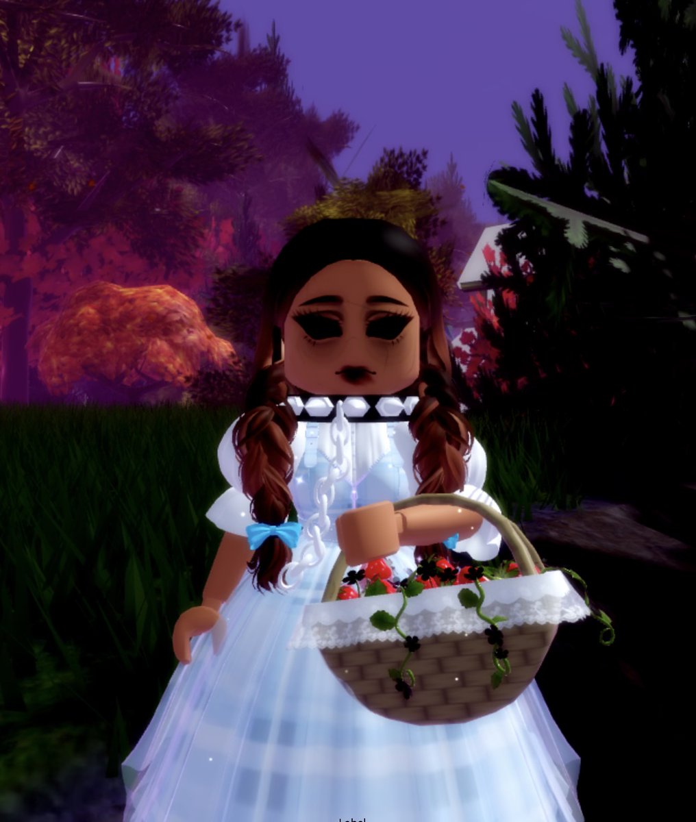 LaneySm03299706's tweet photo. @smileslool 1st entry!

Dorothy 🎀👠
#GaLiFashionContest https://t.co/uYM2tJfDD7