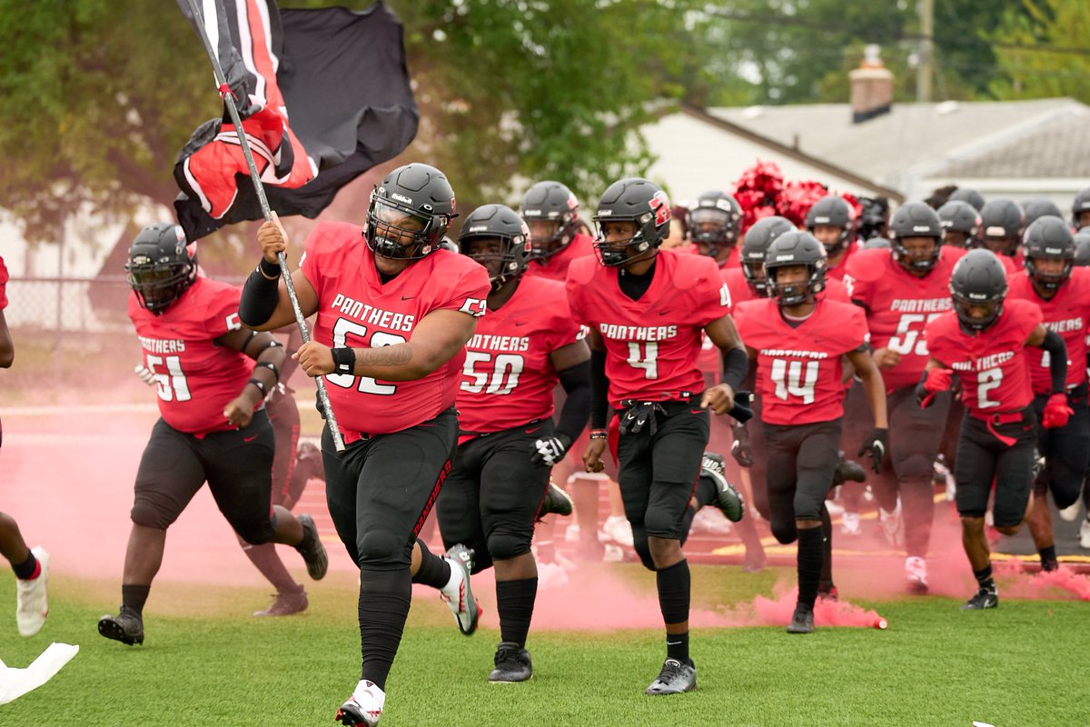 HustonEubank's tweet image. With my Jr season coming to an end, i would just like thank all my coaches and teammates for helping me continue to grow as a player and a person. Extremely thankful to be apart of phenomenal program. @RVille_Football