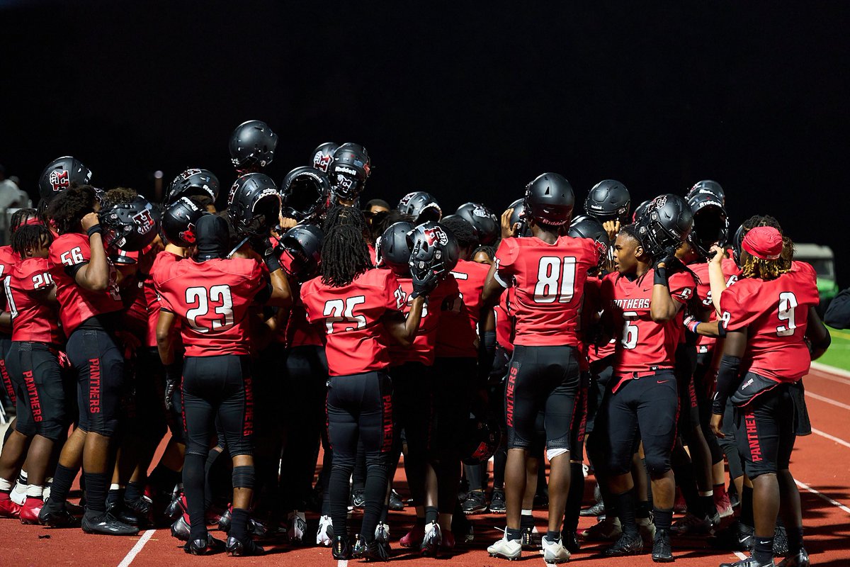 HustonEubank's tweet image. With my Jr season coming to an end, i would just like thank all my coaches and teammates for helping me continue to grow as a player and a person. Extremely thankful to be apart of phenomenal program. @RVille_Football