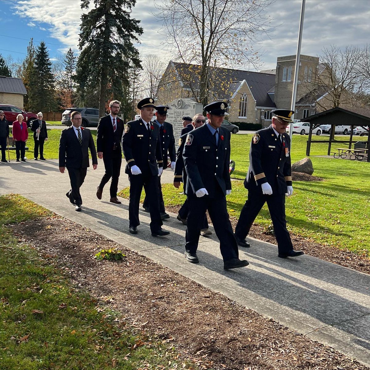 JohnNaterMP's tweet image. Today I was honoured to attend Remembrance Day Services in Milverton and Clifford. Thank you to all who attended to pay tribute to those who served. 

In addition, Keith Mitchell represented me at today’s services in @townofstmarys &amp;amp; Rannoch. Vince Judge represented me in Atwood.