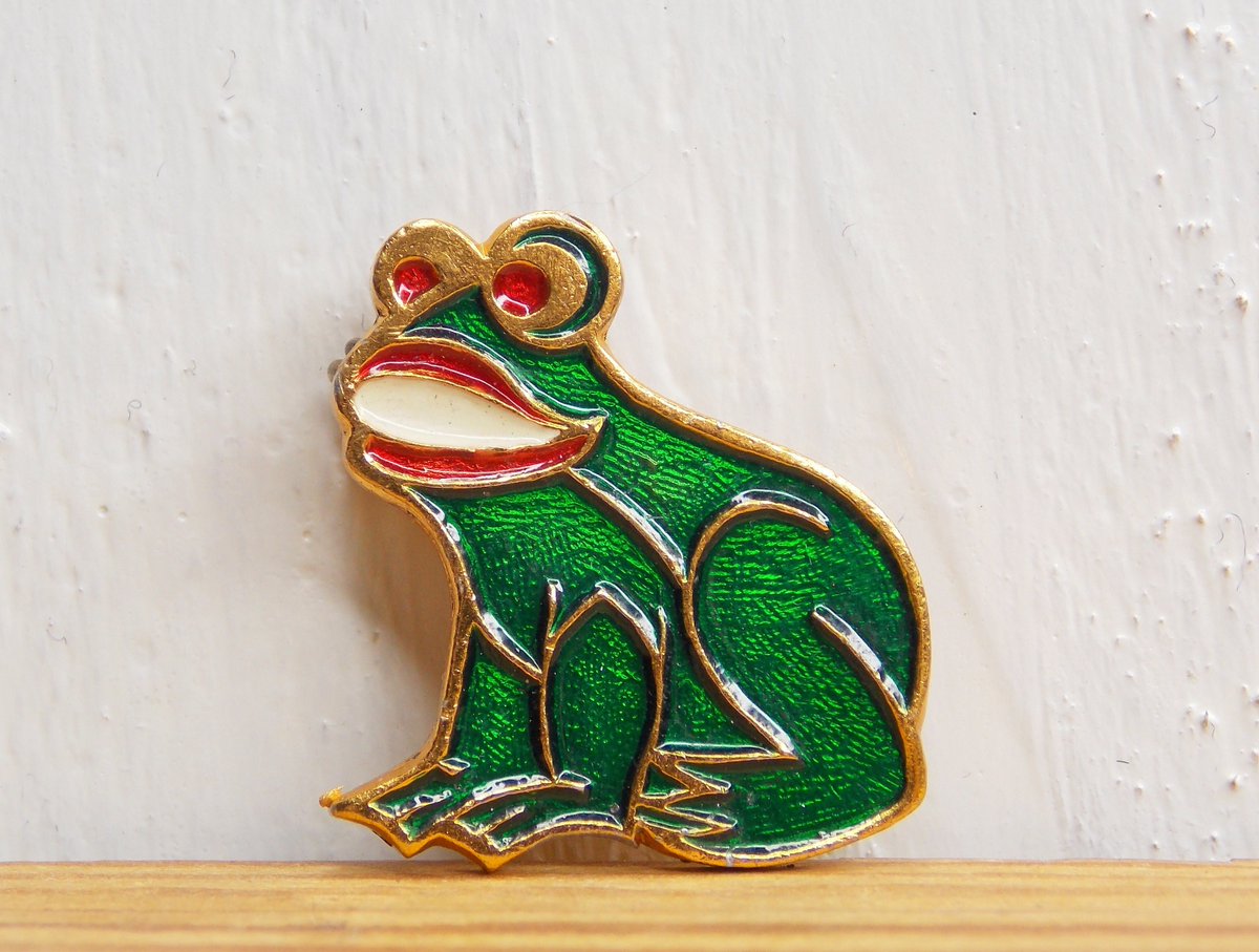 Alex43872440's tweet photo. Excited to share the latest addition to my #etsy shop: Frog pin, Childrens pin, Funny enamel pin, Animal pin, Vintage pin https://t.co/ClltfTjZi5 #green #anniversary #christmas #gold #pinfrog #animalspin #backpackpin #decorclothes #vintagepin https://t.co/mt5ry8OwzY