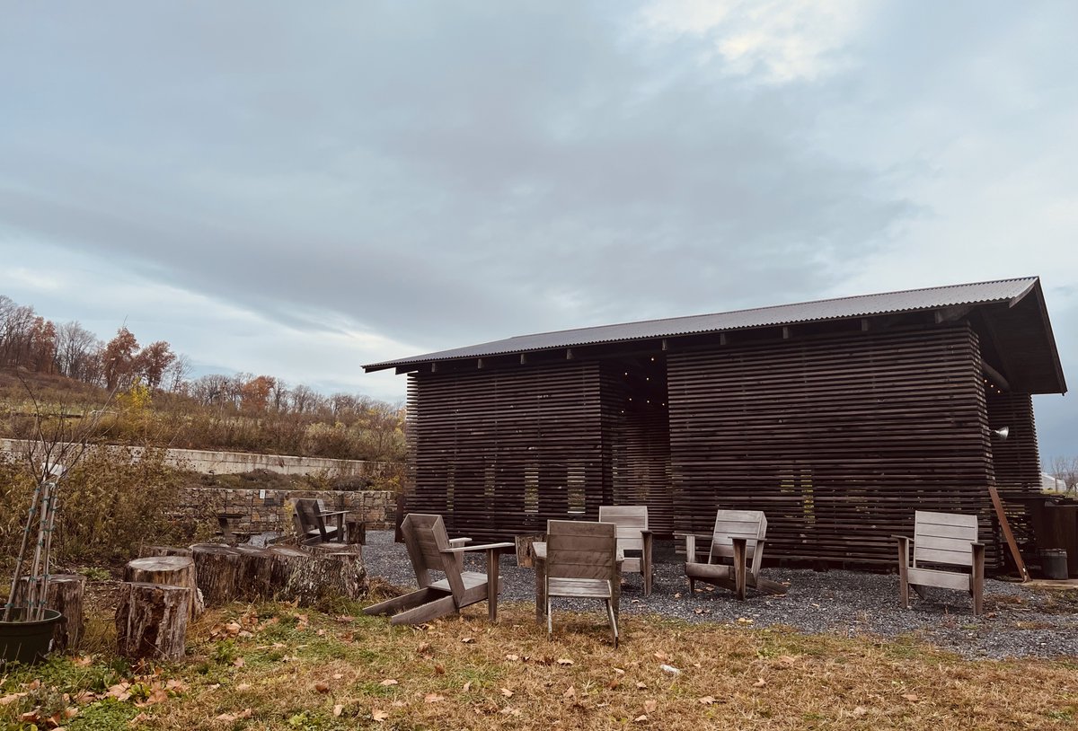 mtrprods's tweet photo. Enjoyed visiting @IronboundFarm today. Great flight of ciders, farm to table eats & inviting rustic setting. #FallInNJ https://t.co/rE1ZmkIEBQ