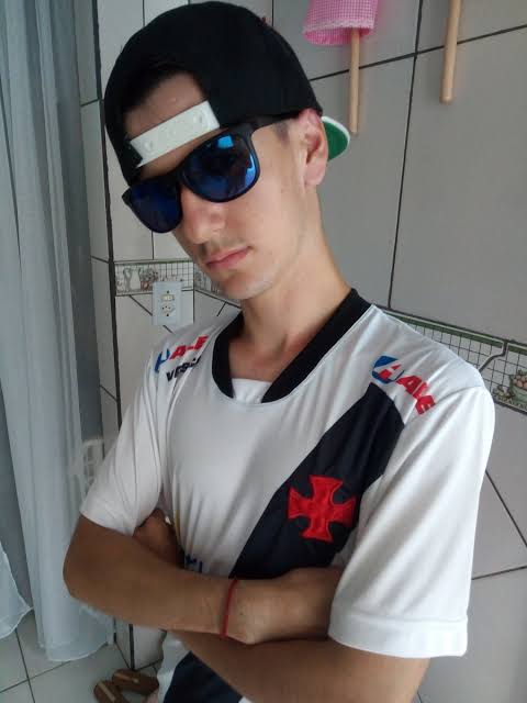 IscaTeam's tweet photo. O Isca de Peixe Team parabeniza o @VascodaGama pela vitória de hoje e por sua volta a série A do Brasileirão!
Isca também é Vasco e Vasco também é Isca! 🎏🎏🎏
#VASCO #GoIsca #IscaeVasco https://t.co/2dAFesAi45