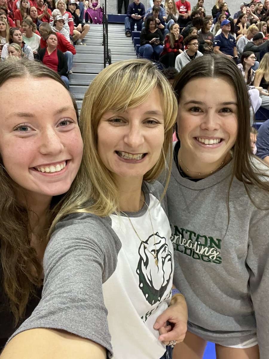 cantonhighcheer's tweet photo. Thanks to everyone who came out to see us tonight! Congratulations to all the teams from the Hock moving on! Looking forward to the end of the football season and onto winter cheer! 💚 https://t.co/934E4bhhsD