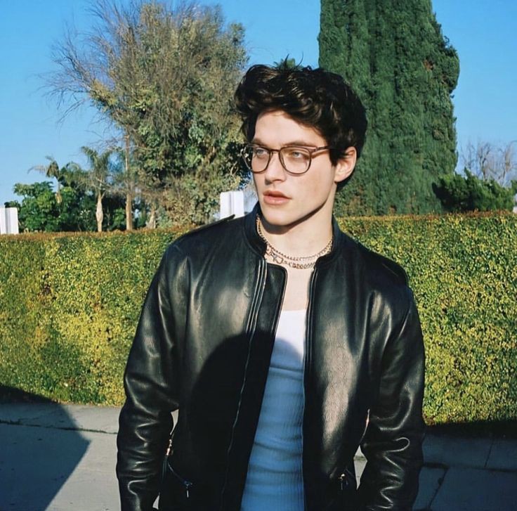 YourIcecube's tweet image. 𝙻𝚎𝚝 𝙸𝚝 𝚐𝚘...? 𝙽𝚊𝚑, 𝙸'𝚖 𝙱𝚎𝚝𝚝𝚎𝚛.

❄️ 21 𝘠𝘦𝘢𝘳𝘴 𝘖𝘭𝘥

❄️ 𝘔𝘶𝘵𝘢𝘯𝘵

❄️ 𝘎𝘢𝘺 𝘣𝘰𝘺

❄️ 𝘚𝘱𝘢𝘯𝘪𝘴𝘩 𝘙𝘰𝘭𝘦𝘱𝘭𝘢𝘺