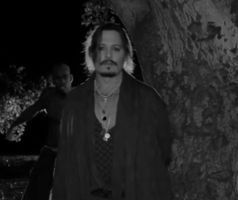 _lovelydepp's tweet photo. Let me remind you guys that Johnny is going to make an appearance in Rihanna’s savage x fenty show on the 9th. https://t.co/coMNy4TFmm