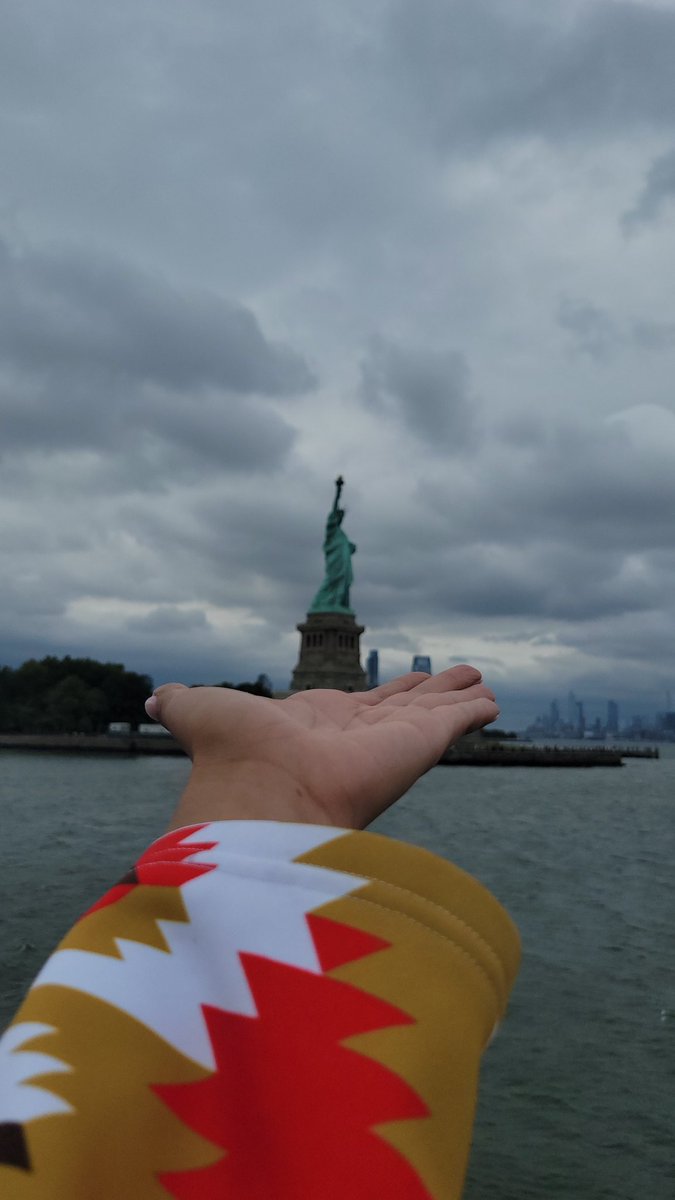 Faydylan05's tweet photo. New York - Fashion Week 2022 #iifw https://t.co/acNFOIwKNp