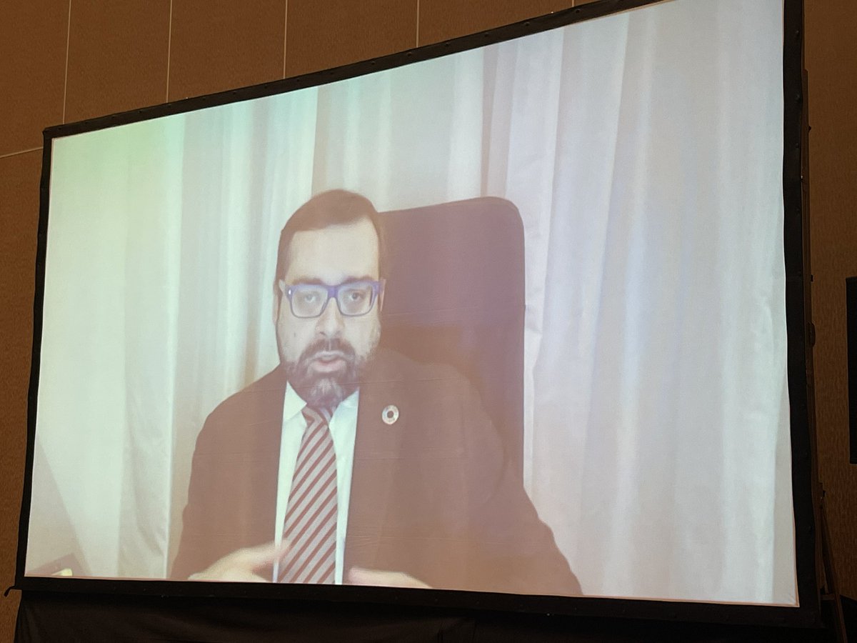 We need to think WE🌍🤰🦊🍏 when aiming4 #OneHealth multisectoral coordination. Great panel discussion <a href="/WOHCongress/">World One Health Congress</a>  and talks by @calhi415 <a href="/EFSA_EU/">EFSA</a>, Prof.Amuasi <a href="/KCCR_GH/">Kumasi Centre for Collaborative Research (KCCR)</a> <a href="/GHID_KCCR/">Global Health & Infectious Diseases Res Group KCCR</a>, <a href="/FranckCJBerthe/">Franck C.J. Berthe</a> <a href="/WorldBank/">World Bank</a>  <a href="/WOAH_Global/">@WOAH_Global</a>, Dr.Häsler <a href="/RoyalVetCollege/">Royal Veterinary College (RVC)</a> <a href="/FAO/">Food and Agriculture Organization</a>, Prof. Heymann <a href="/LSHTM/">London School of Hygiene & Tropical Medicine</a>