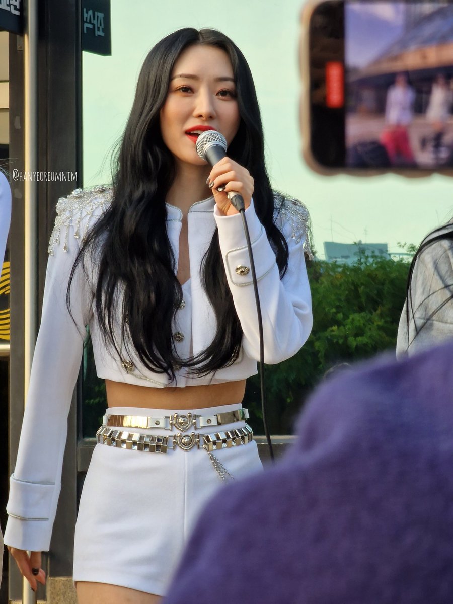 hanyeoreumnim's tweet photo. 221021 SuA at the mini fanmeet ♡
#dreamcatcher #dreamcatcher_vision #SUA #minifanmeet #Seoul https://t.co/jDnstBoair