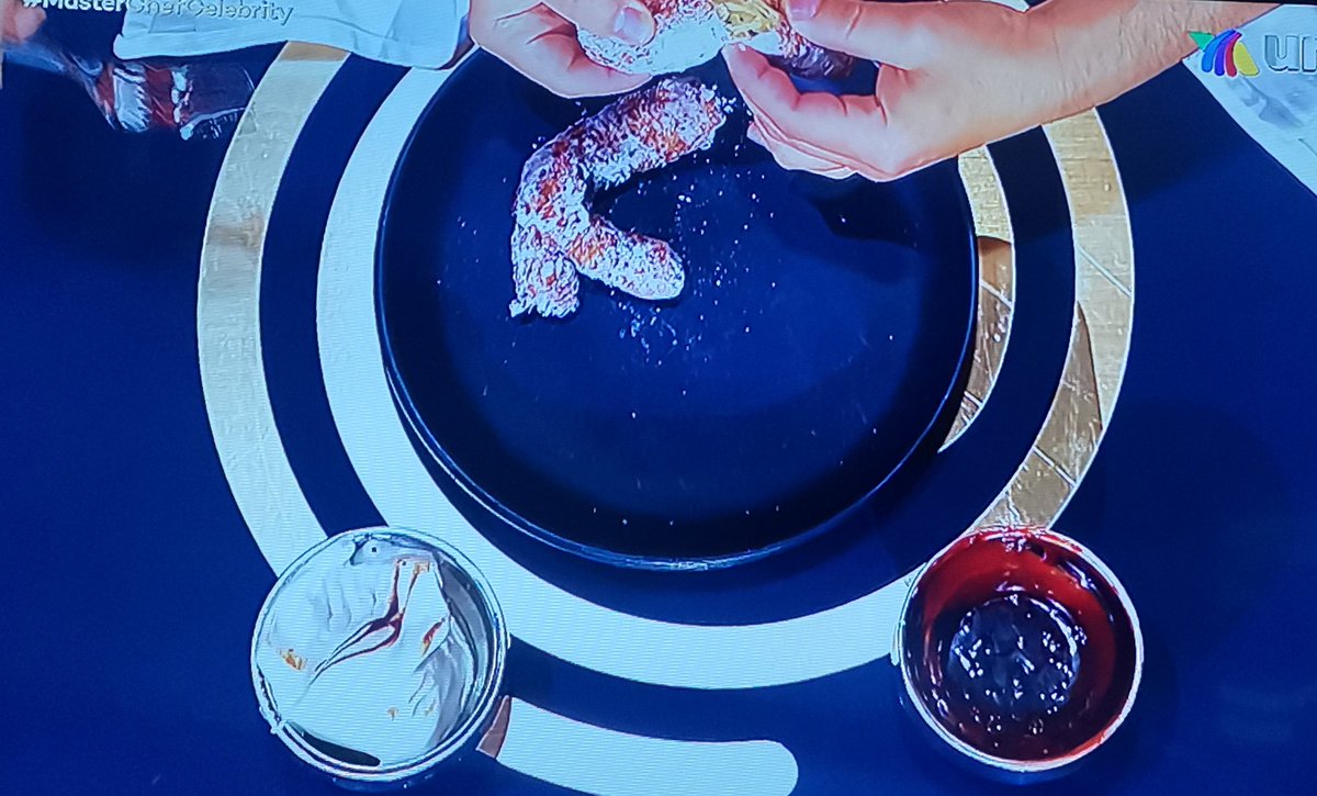 soyjhoncitosan's tweet photo. Parece caca con cal Mauricio 🤮 #MasterChefCelebrity #MasterChefCelebritymx #MasterChefCelebrity7 https://t.co/e8CDCij4xN