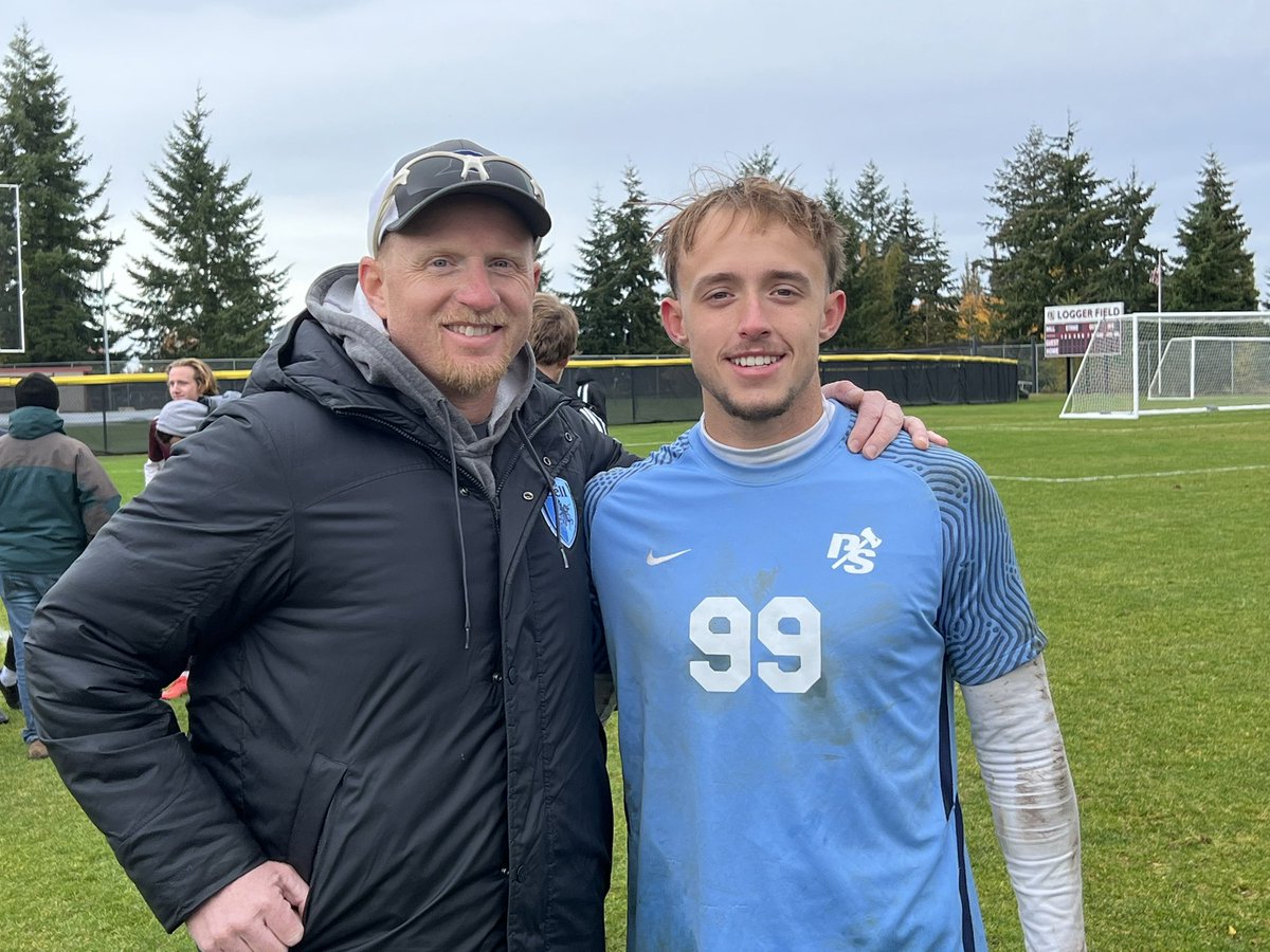 LDBell_Soccer's tweet photo. Had an awesome weekend hanging with @saundersryan0, watching him break the 100 save mark for @PSLoggers. He’s their first GK to do it since 1996! One of the hardest workers and best leaders, he continues to make @LDBell_Soccer proud! #BlueShirtFam #UniteAndConquer #CaptainRyan https://t.co/hB5mWmgAXf