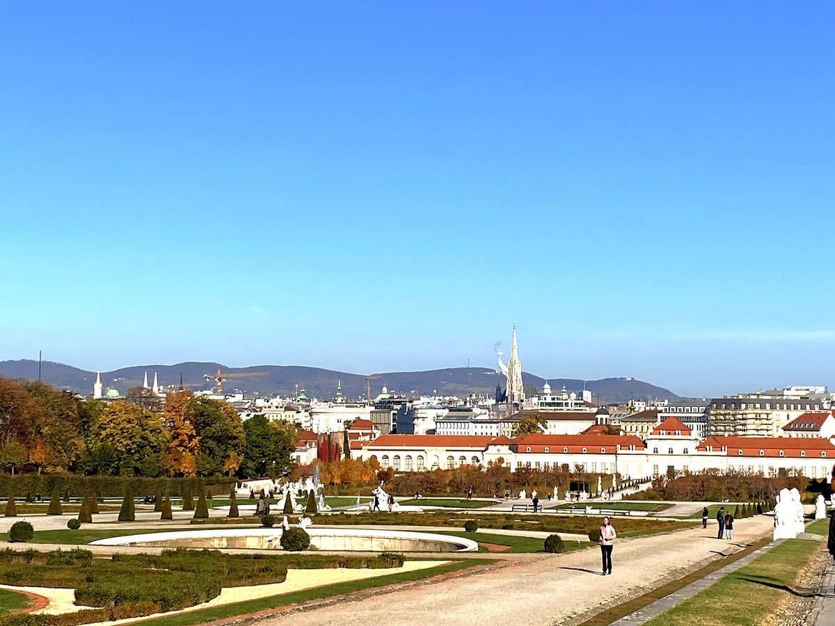 BenSostenuto's tweet photo. Good morning from Vienna 🎶☕️
I arrived back from our tour last night and am feeling quite jetlagged. Views of the Belvedere palace in the 3rd district near my place. It's very nice to be home! 🙂
#BackInVienna #OldVienna #BelvederPalace #AutumnInVienna #AsiaTour2022 #VPO https://t.co/soPdAkeTzi