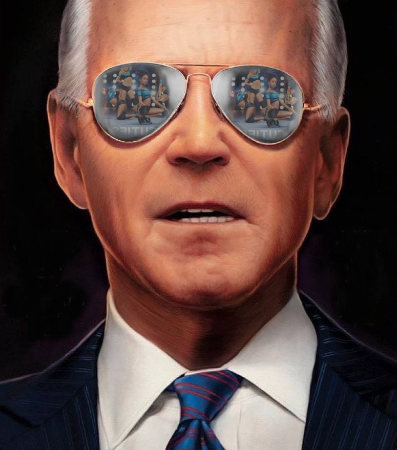 SnarkAvenue's tweet photo. .

#FakeTwitterVerificationFacts

❌   Donald Trump likes to impersonate Pres. Biden . . .

Guess he forgot  ––  we already told him, “You’re Fired!”

. https://t.co/niyGXKB3cc