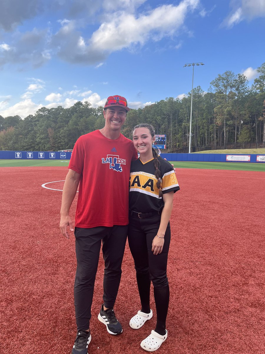 oliviahenry2024's tweet photo. Always a good weekend getting in some work and hanging out with @LATechSB! A BIG thanks to @la_techSBCoachT, @LATechSB_Cohen, and @TKrobetzky for the help and feedback!! #EverLoyalBe 🐶❤️💙 @Student37478625 @Softball_La @ExtraInningSB @LegacyLegendsS1 @hoy_cooke https://t.co/uIaYWztG9i