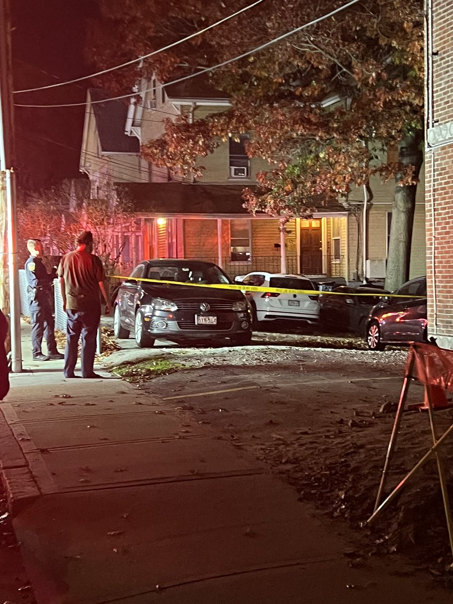 NEFirebuff's tweet photo. #Breaking: Reported 2 shot on Waverly Place in #Melrose. At least 1 victim being transported. https://t.co/SkF0ORCYfu