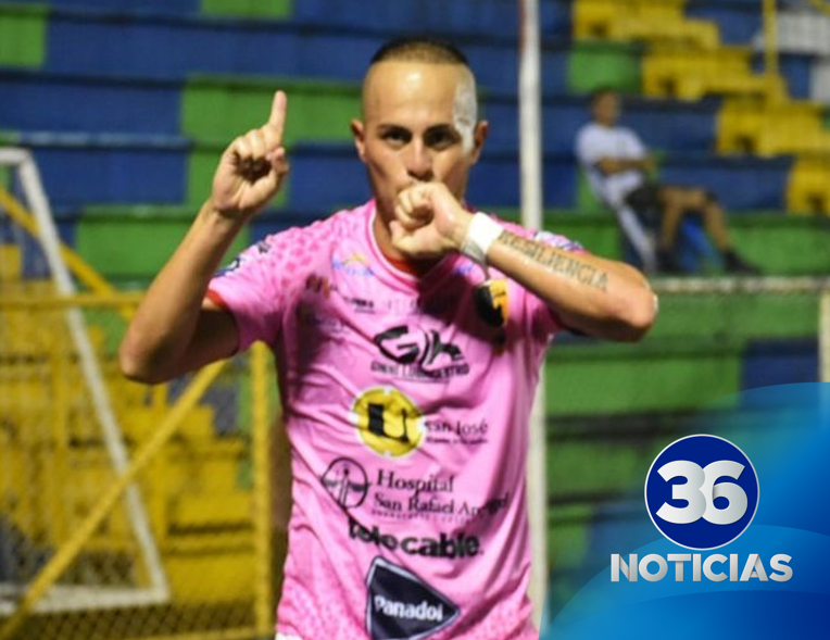 trivision_cr's tweet photo. 🔴 #Deportes36 | Con 2 goles de Raúl Vidal y otro de Dariel Castrillo el Municipal Liberia vence 0 - 3 a Consultants en el juego de ida de los cuartos de final de la Liga de Ascenso. https://t.co/xJ1OOc9px4