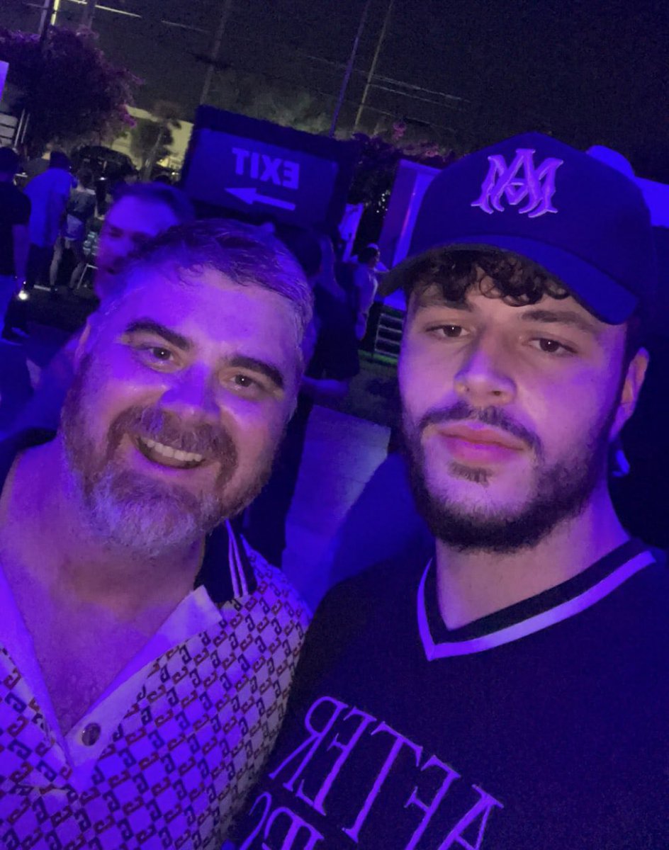 MasonVersluis's tweet photo. Throwback to me and @Bitboy_Crypto meeting for the first time ⚔️🔮

Two $XRP army commanders https://t.co/tPHouS1ddX