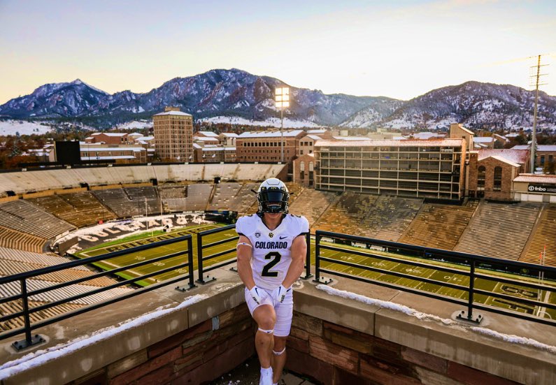 LukeFrancis2023's tweet photo. Blessed to be a part of the weekend at CU. I learned so much from not just the football staff, but everyone I came in contact with. Everyone was amazing and the Campus could not be more beautiful. Thank You! @CUFBRecruit @cdorrell18 @Ballhawk__8 @tannerln2 @mslayy https://t.co/W0VZt32c0x