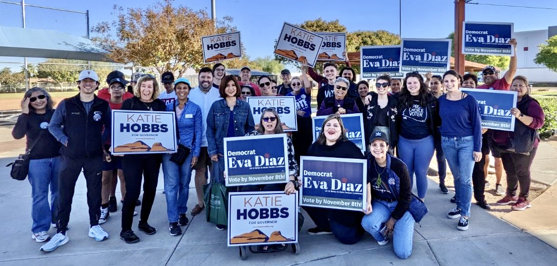 A few more photos! A heartfelt thanks to those who came from other districts to help as well as @RaquelTeran @JenLongdon @kathyhoffman_az and others. We had a great turnout of volunteers this morning to knock on doors in LD22 on the final weekend before the Election.