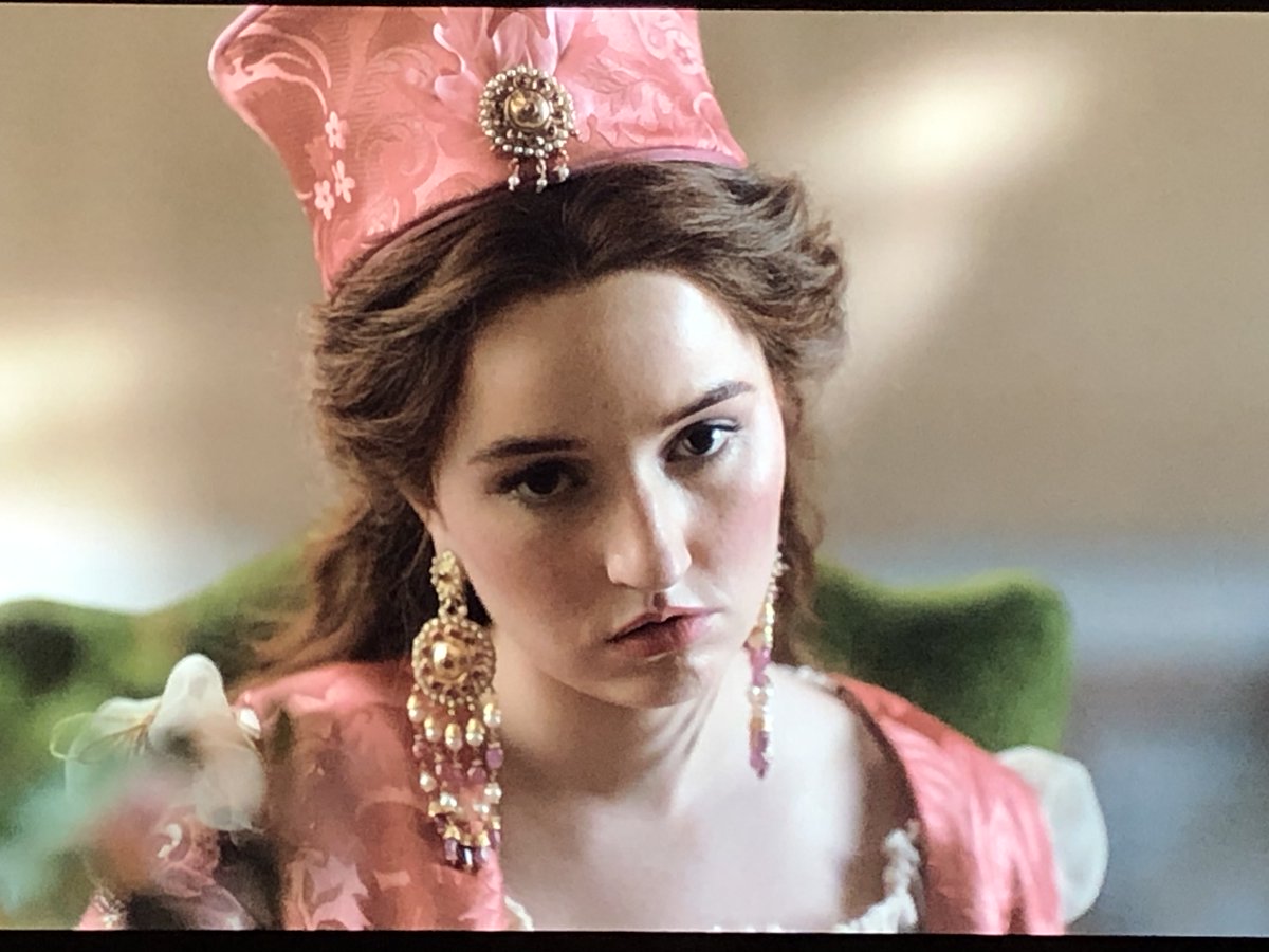 ⁦<a href="/KaitlynDever/">Kaitlyn Dever</a>⁩ 😂 #rosaline