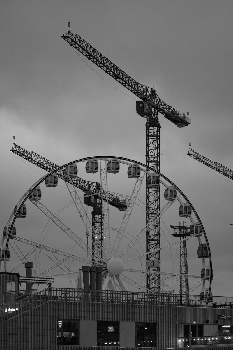 Colorless construction