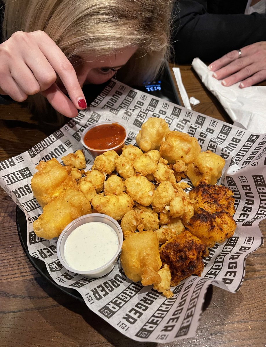 colelep's tweet photo. this cheese curd sampler tho 😍 https://t.co/dewuW88ogn