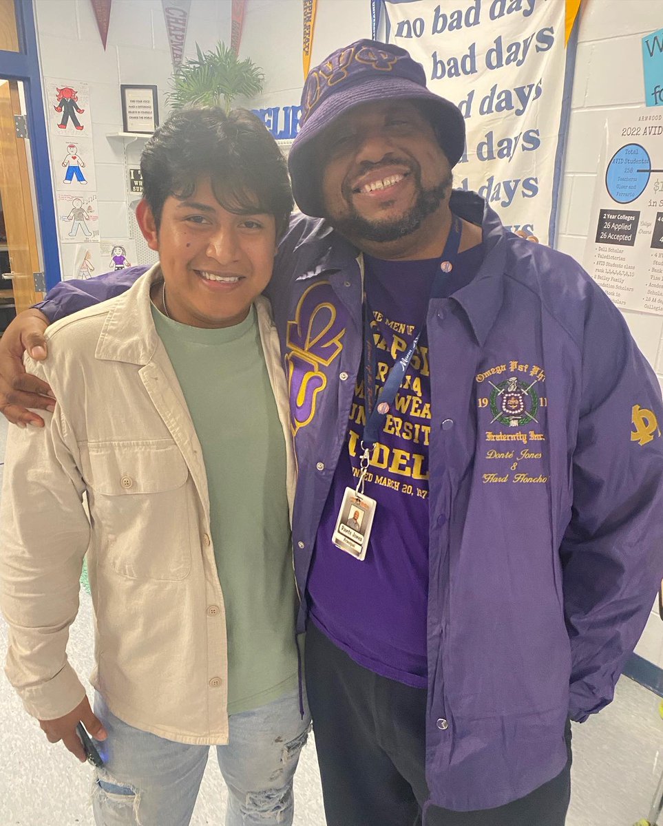 Thank you <a href="/DanteJones_HCPS/">Dante Jones</a> for motivating our seniors with real talk about Greek life, college and their futures! <a href="/Armwood_HS/">Armwood High School</a> @ArmwoodAcademy