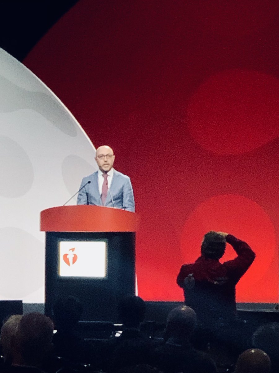 Check out my former clinic preceptee and ⁦@UCCardsFellows⁩ alum presenting a late-breaking clinical trial ⁦⁩that simultaneously debunks all major nonprescription supplements for LDL lowering. Super proud of you ⁦@ljlaffin⁩ ! #AHA22 ⁦@AHAScience⁩