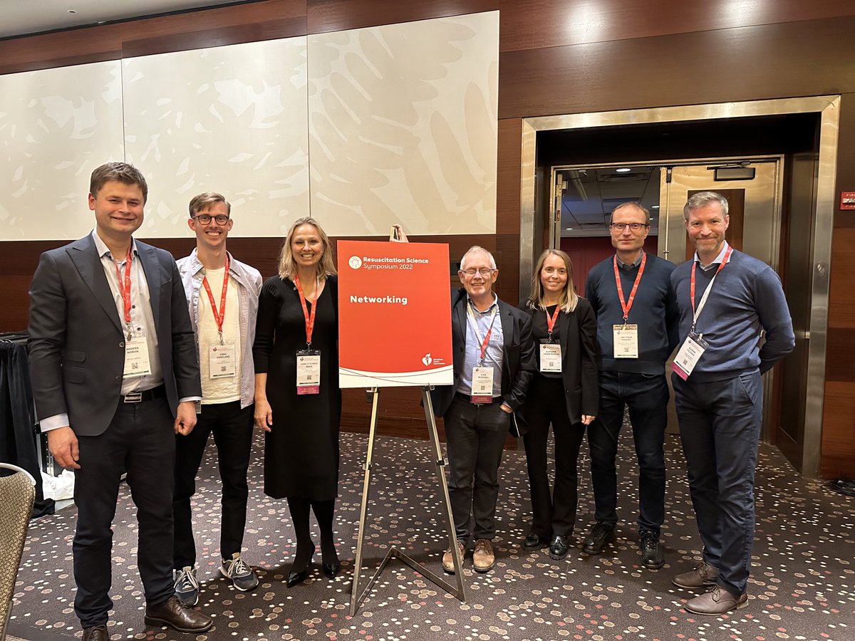 IngulB's tweet image. NTNU Cardiac arrest group at ReSS. Proud to have received the Paul Dudley White International Scholar Award! #RESS22 #AHA22