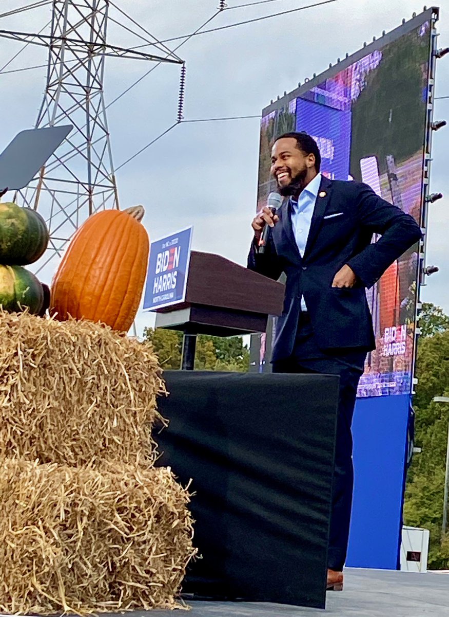 <a href="/DebButlerHD18/">Deb Butler</a> on extreme sexism against accomplished Women running in New Hanover. #RoeYourVote

<a href="/ChazBeasley/">Chaz Beasley</a> on handful of votes: best GOTV = friends who haven’t voted + phonebank, canvass, help on E day. Find # for Bd of Elections if intimidation. 

<a href="/CynthiaforNC/">Rep. Cynthia Ball</a> joins.
#ncpol