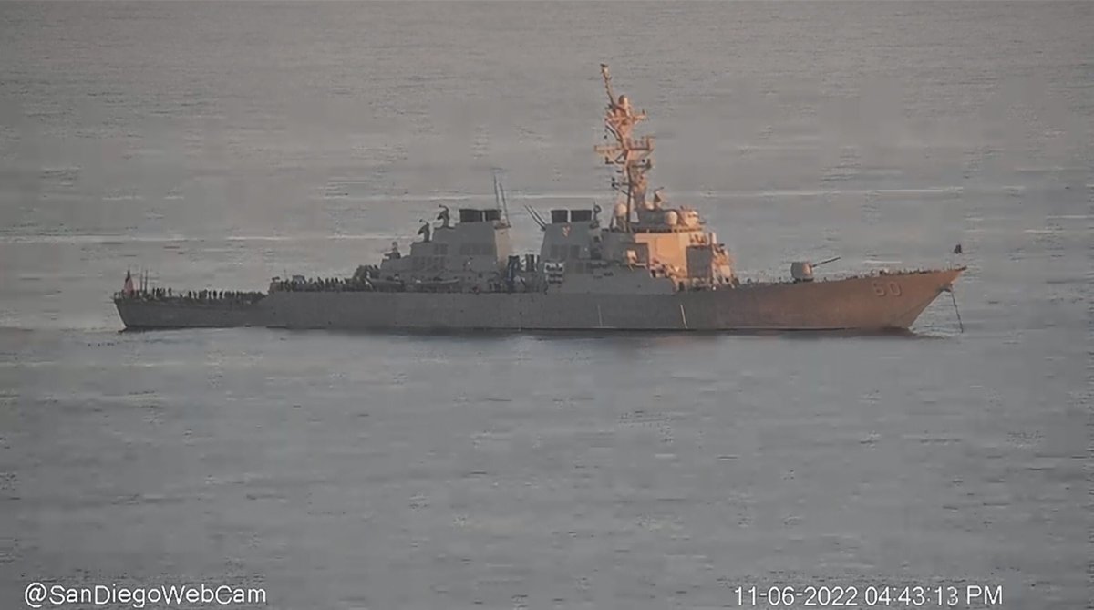 USS Paul Hamilton (DDG 60) Arleigh Burke-class Flight I guided missile destroyer off of San Diego - November 6, 2022 #usspaulhamilton #ddg60

SRC: webcam