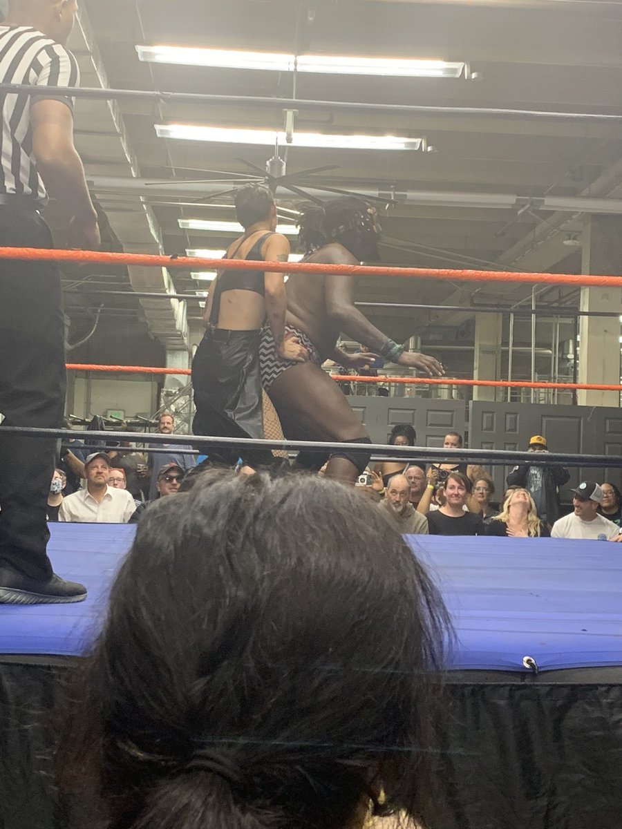 Grundyman517's tweet photo. A story in three pictures @sazzyboatright @SugarDunkerton @PWVibe #PrimeTimeVibes https://t.co/CqbtaLcP2V