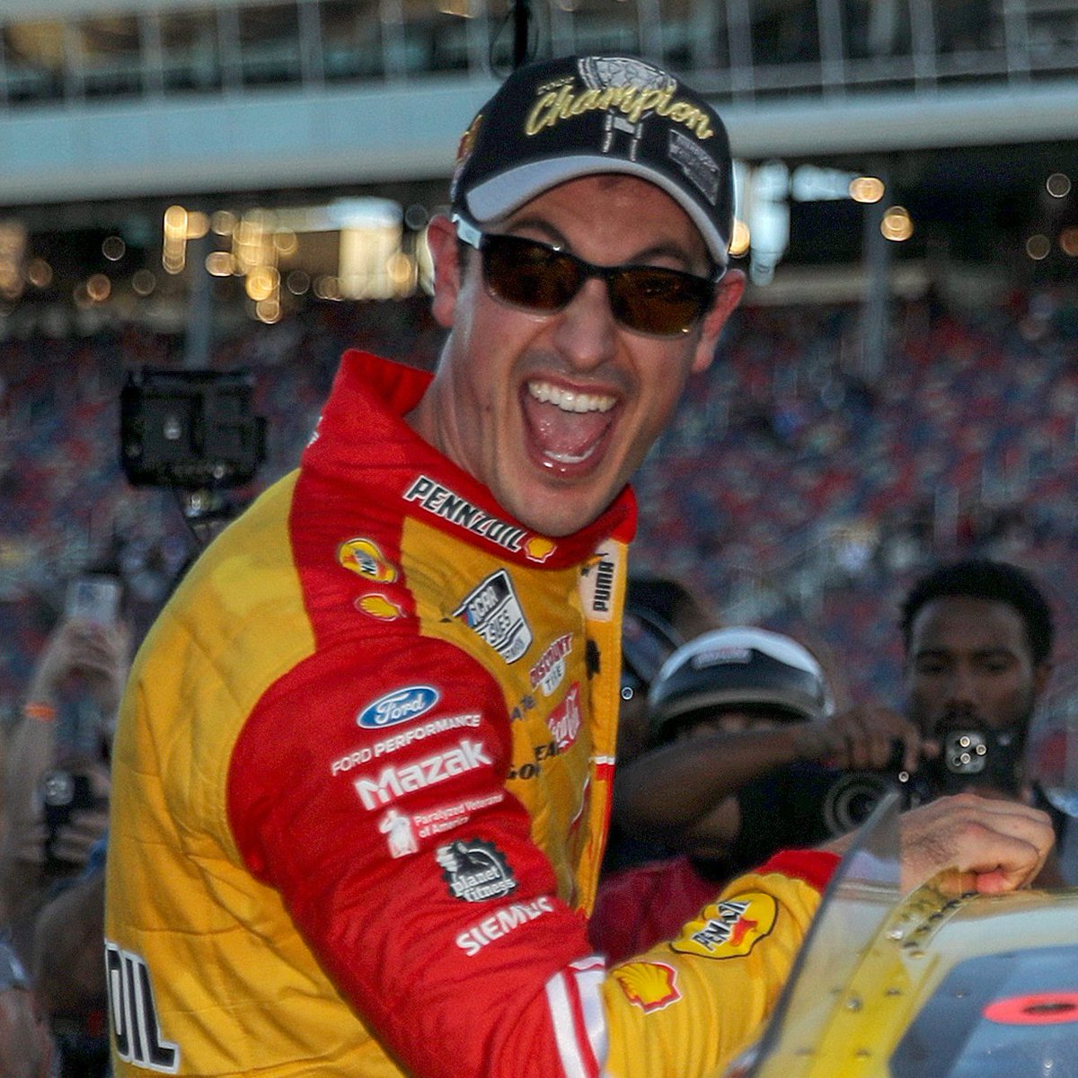 RETWEET if you're one happy @joeylogano fan. #TeamJL