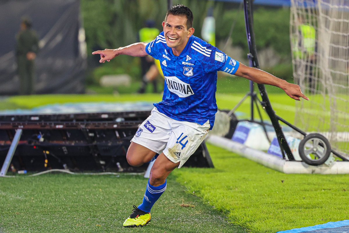 mianbausa's tweet photo. Volviendo a vivir el clásico capitalino📸⚽️  #Millonarios 1-1 #SantaFe

Les dejo esta secuencia del gol de @davidms06 @MillosFCoficial https://t.co/T71684uZaJ