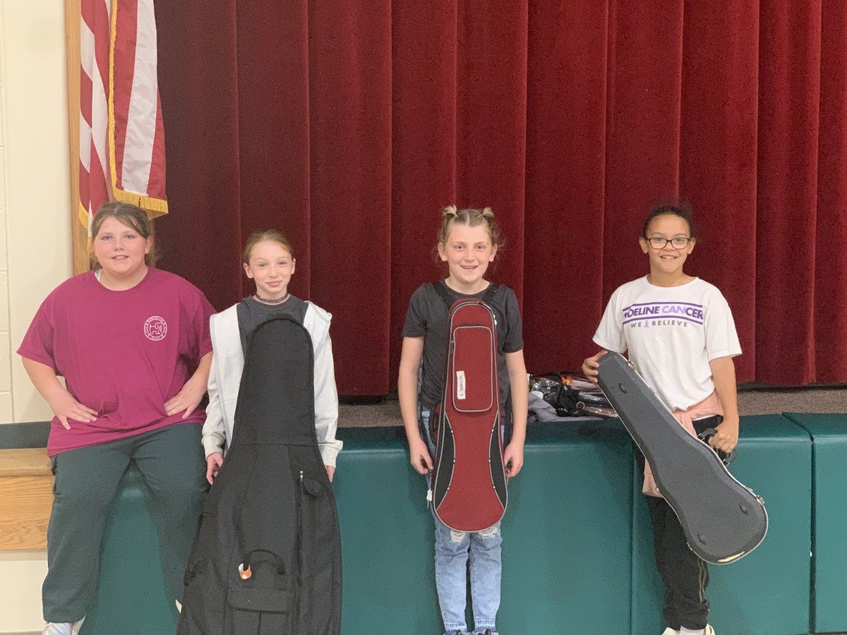 lisa_strings's tweet image. Last week, Pleasant Valley fourth and fifth grade string students had the opportunity to participate in Pleasant Valley&apos;s very first after-school orchestra club. Below: A few happy string students take a moment to pose for the camera! @tmyers