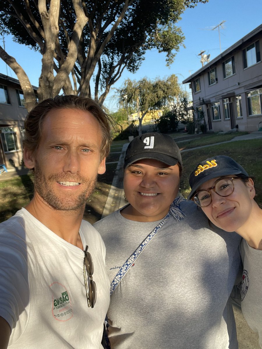 EunissesH's tweet photo. Out here knocking doors for @WestsideDarling! We need him on the LA City Council! Heβs a civil rights & tenants lawyer running to fight for renters, small businesses, & all residents in #CD11! Iβm so honored to be able to support him! We will fight for a LA for all!#ForThePeople https://t.co/gSGVCeVj03