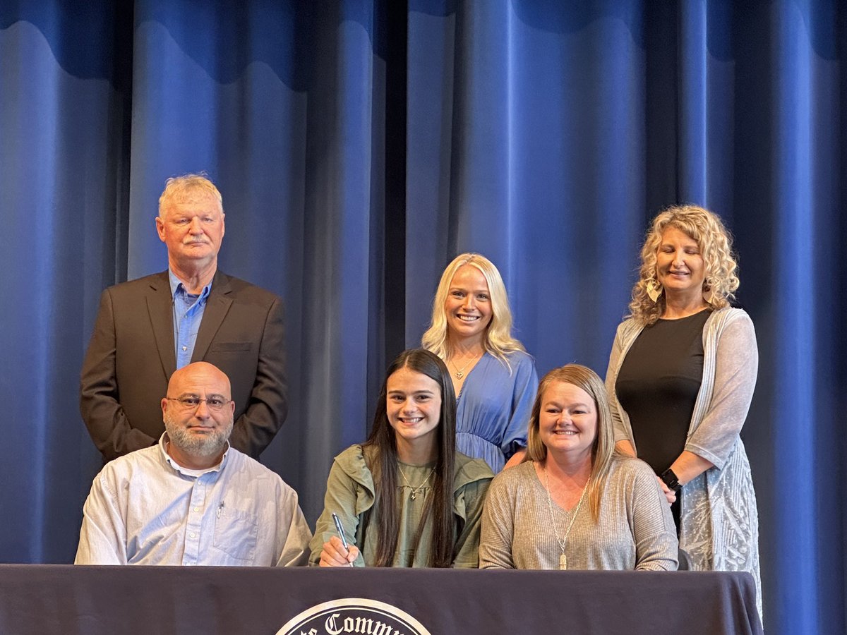 Leah Swafford (@leah_swafford) on Twitter photo officially a parson!! thank you <a href="/TracyGrindrod/">Tracy Grindrod</a> for making today special. cannot wait to call this place home for the next 2 years๐ officially a parson!! thank you <a href="/TracyGrindrod/">Tracy Grindrod</a> for making today special. cannot wait to call this place home for the next 2 years๐