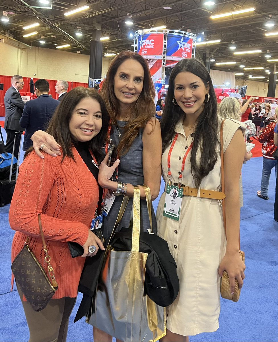 sadyburge's tweet photo. Desde el area de Houston, Distrito 18 de Texas tenemos a la hispana Carmen for Congress TX-18 defendiendo los derechos constitucionales y las libertades de los americanos frente a las políticas extremistas de la izquierda! 🗳🇺🇸 #MidtermElections #RedWave #HispanicRedWave ♥️ https://t.co/l4btcVTCts